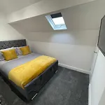 Newly Refurbished Clarendon Apartments, Free Wifi, Parking